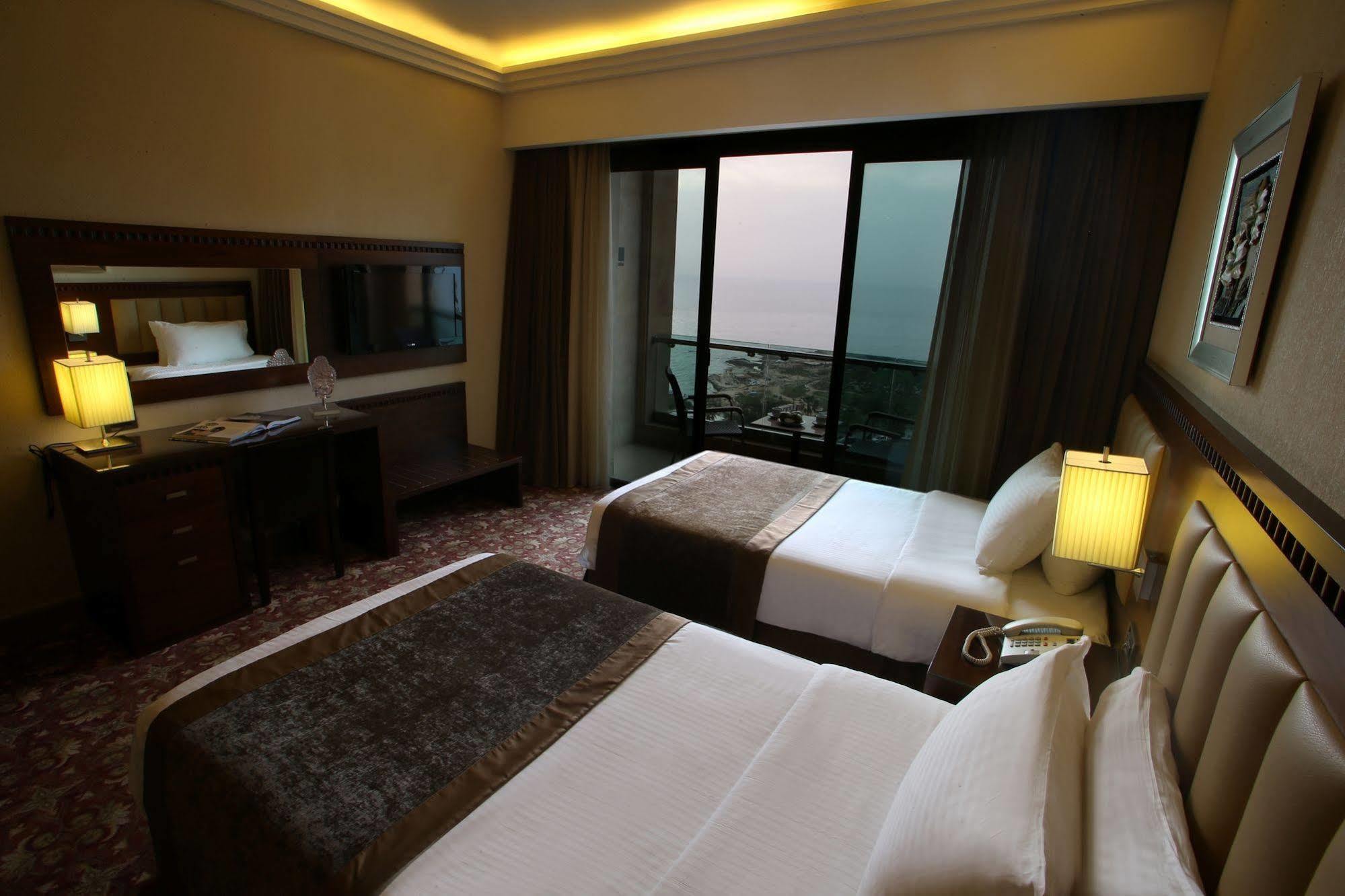 Lancaster Raouche 4* Beirut